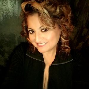 Meet your Posher, Carmina